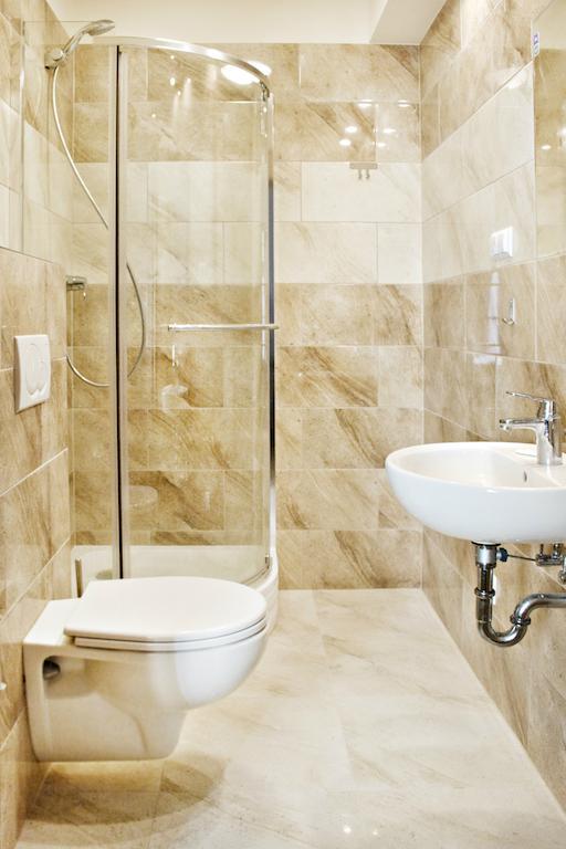 Five Stars Bed&Breakfast Βρότσλαβ Δωμάτιο φωτογραφία